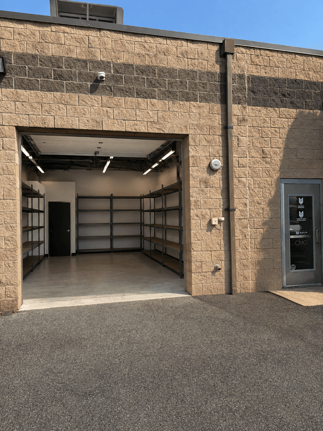 Garage Space (Heated) + Free Cubicle (A17) photo 1
